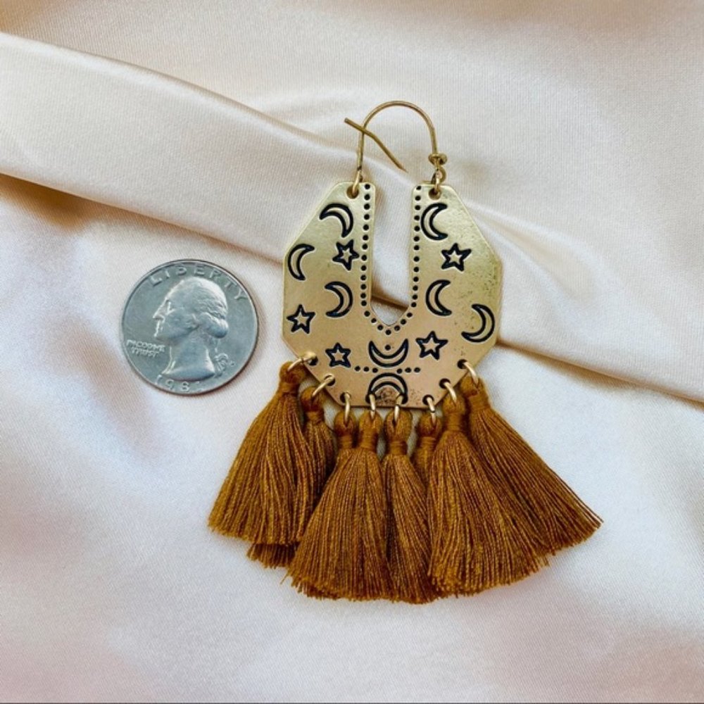 Moon and Star Polygon Tassels Earrings - Picture 5 of 8